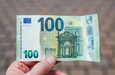Letos kar dva dodatka za upokojence: Prvi že konec junija, koliko bodo prejeli tisti z najnižjimi prihodki?