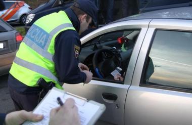 Policisti zjutraj ustavili voznika, čakalo jih je presenečenje