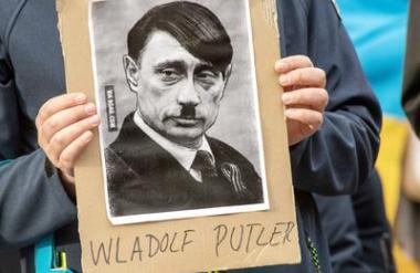 Kallas: Putin se igra igre – sankcije so edina pot