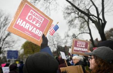 Diskriminacija na Harvardu? ZDA spet ukinile zvezno pomoč.