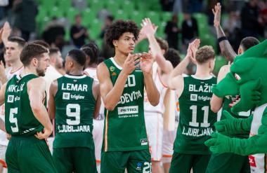 Zmaji in Novomeščani s prvima zaključnima žogama za polfinale