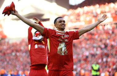 Alexander-Arnold po jubilejnem naslovu razžalostil navijače