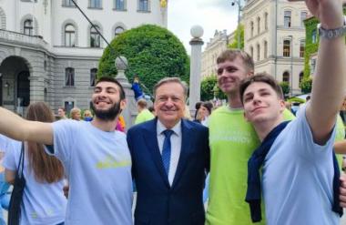 FOTO in VIDEO: Tradicionalna četvorka na Kongresnem trgu, zablestel župan Janković