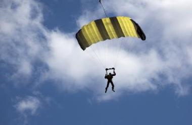 Med parasailingom umrla 19-letnica
