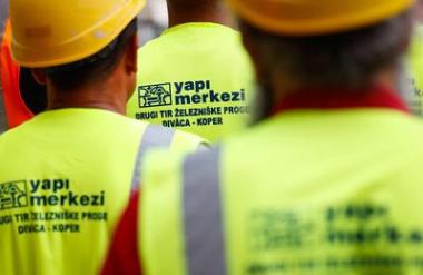 Turški delavci na drugem tiru se počutijo kot zaporniki