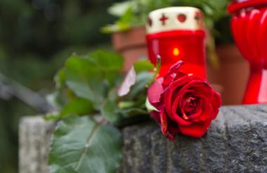 Ta pri nas znana vdova: Izgubila je moža in edinega otroka – že 48 let varuje temačno skrivnost!