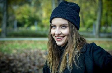 Kaj je v ozadju opozorila pevke Maje Keuc: Ne verjemite jim!