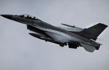Zrušeno ukrajinsko letalo F-16. Pilot se je katapultiral.