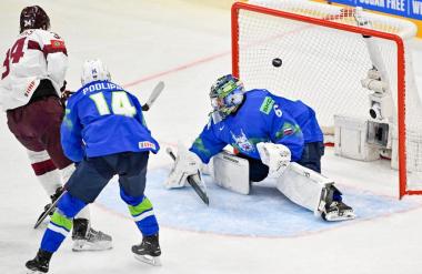 Slovenci tokrat z dvema zadetkoma dolgo mučili vrhunsko reprezentanco