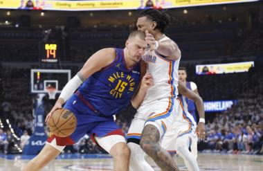 Sijajni Jokić ni zmogel sam, Denver pred izpadom