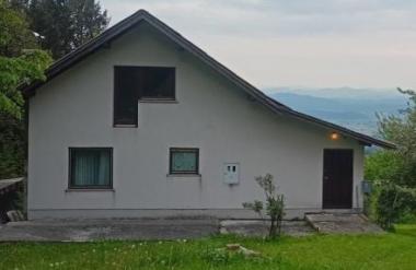 NOVE PODROBNOSTI: 88-letnik zaradi zemljišča ustrelil soseda, nato si sodil sam