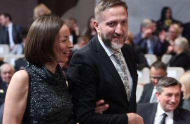 Razkritje: Finančni minister sveže ločen
