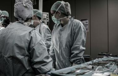 Namesto poškodovanega – operirali zdravo koleno: Kaj se je zgodilo pred posegom?