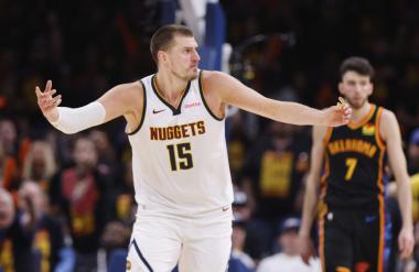 Jokić se je požvižgal na zbadljivke in utišal dvorano