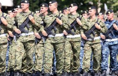 Hrvaški starši zaskrbljeni: njihovi 17-letniki že v vojaški evidenci