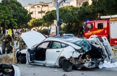 FOTO: Huda tragedija pri južnih sosedih, s Teslo povozil kolesarko