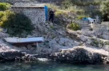 Domačin na Korčuli s kamenjem napadel britanske turiste