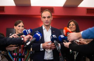 Logar daje kontro Vesni in Levici