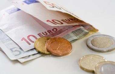 Želite vplačati 10.000 evrov v gotovini? En napačen korak in banka vam lahko zapre račun