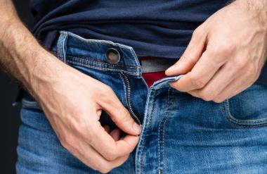 Zakaj se penis poleti poveča? Moški slavijo, zdravniki opozarjajo!