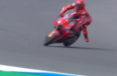 Marquez dvakrat grdo pristal na tleh, kvalifikacije Quartararoju