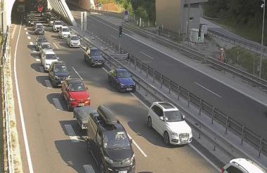 Dve prometni nesreči in dolga zastoja