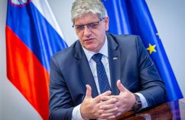Minister Poklukar: Varnost je treba ljudem dokazati z dejanji