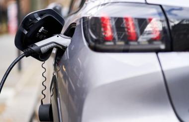 Električna vozila izgubijo polovico vrednost že v prvih dveh letih - razlog za to vas bo osupnil!