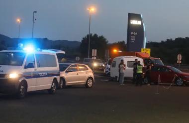 Poljak na avtocestnem počivališču do smrti povozil štiriletnega otroka