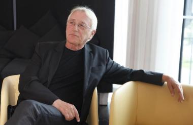 To je bila dolgo varovana skrivnost: Oliver Dragojević se je kar dvakrat sprehodil do oltarja!