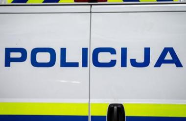 Policija v povezavi z napadom na župana Ribnice pridržala še tretjega osumljenca