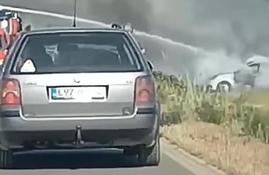 Huda nesreča: Trije mrtvi, avto zagorel, ni še znano, kdo so umrli