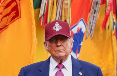 Zvezni sodnik v ZDA omejil Trumpov ukaz, v središču Los Angelesa uvedli policijsko uro