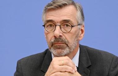 Resno svarilo: Evropa se mora biti sposobna ubraniti vojaškega napada ZDA