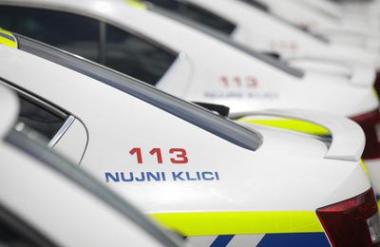 Pozor: neznana ženska pred šolo v vozilo povabila učenca