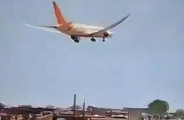 Nove podrobnosti: Ali je pilot v zadnji sekundi preprečil še večjo tragedijo?