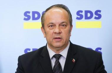 Grims potrdil umik podpisa pod predlog nezaupnice Evropski komisiji