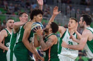 Olimpija po izenačeni tekmi do naslova