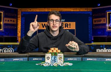 Slovenski čudežni deček je pokoril svet v pokru in v Las Vegasu zaslužil milijone