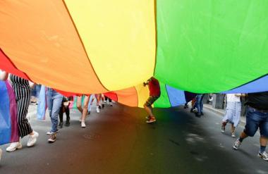 Ob robu shoda skupina protestnikov skušala izzvati konflikt