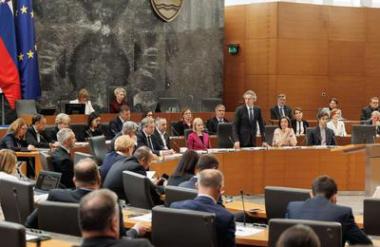 DZ prihodnji teden o pokojninski reformi in obrambni resoluciji