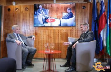 VIDEO: Marjan Dora gostil predsednika vlade dr. Roberta Goloba