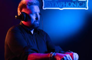Umek bo s simfoničnim orkestrom v zrak dvignil Križanke