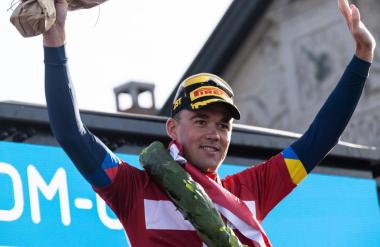 Grozljiv prizor: Veliki šampion zapeljal čez robnik ter zbil 13-letnega dečka