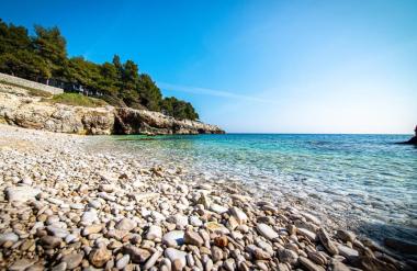 Kopalci, pozor: Na plažah v Istri preti ta nevarnost