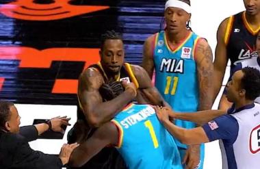 Šokantni prizori! Brutalen pretep nekdanjih NBA zvezdnikov, niso ju mogli ločiti