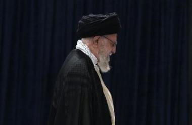 Iranski vrhovni voditelj razglasil zmago proti Izraelu in kritiziral ZDA