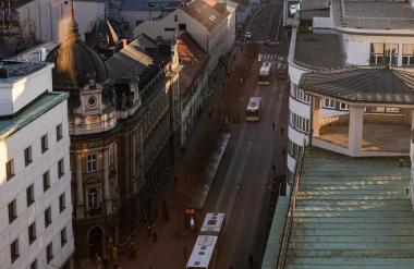 Sredi belega dne oropal ljubljansko prodajalno