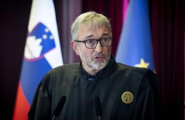 Višja sodnica iz zadeve švicarski frank suspendirana