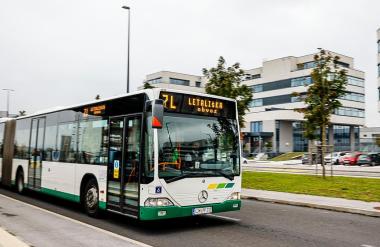 Peklenska vročina na LPP: Voznik bruhal skozi okno